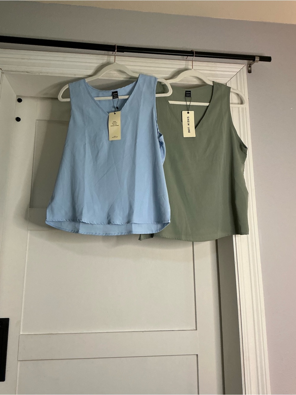 SHEIN Light Blue & Olive Green V-Neck Sleeveless Tank Tops